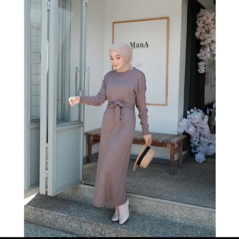 ชุดเดรสพื้นฐานของ Azela