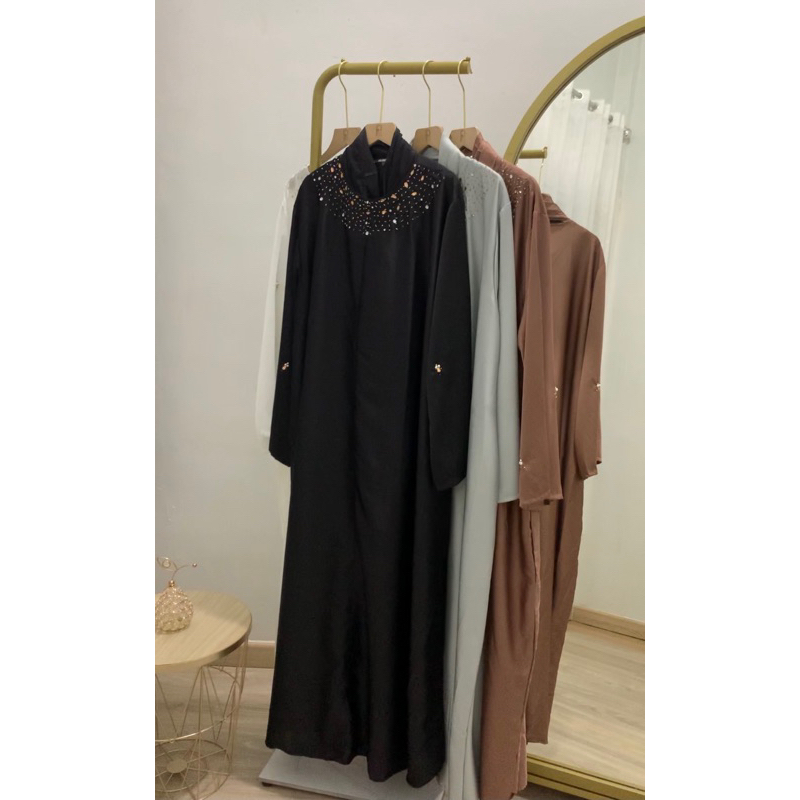 Zeze Abaya**********