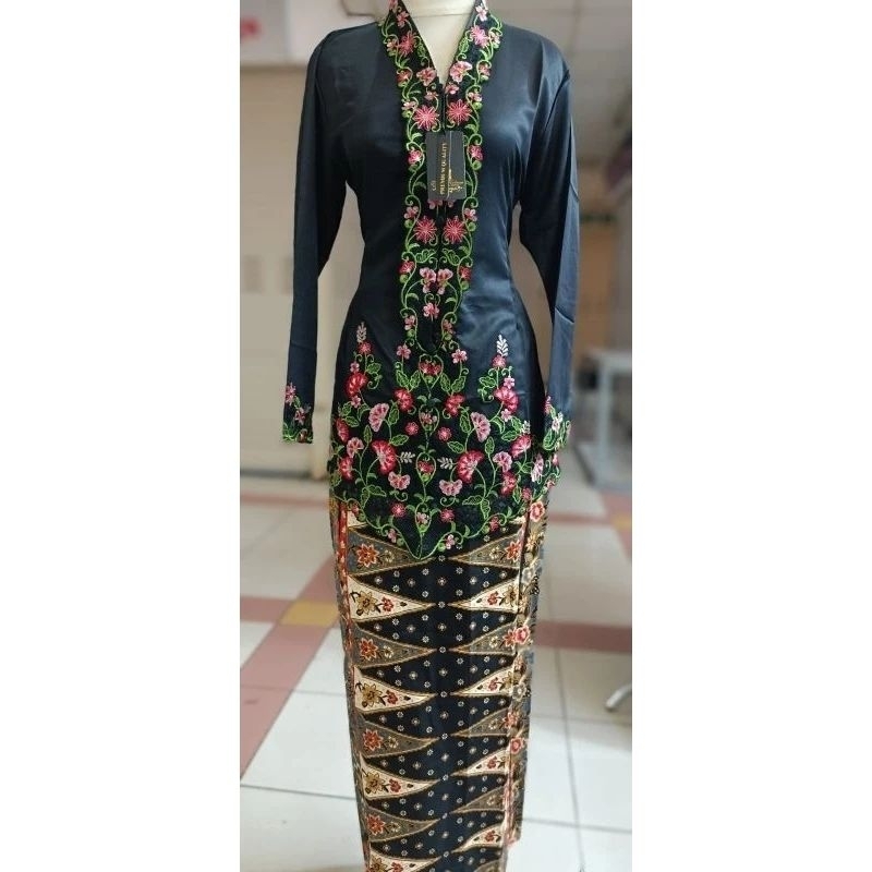 ENCIM KEBAYA SET//T KARTINI KEBAYA// ENCIM KEBAYA//OFFICIAL KEBAYA