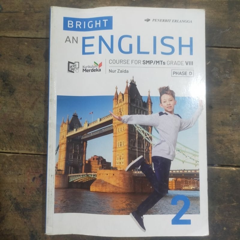 BRIGHT AN ENGLISH สําหรับ JUNIOR HIGH SCHOOL GRADE VIII INDEPENDENT CURRICUM ต้นฉบับ