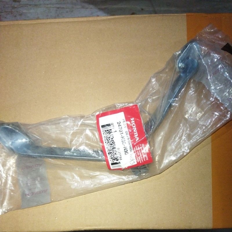 แป้นเกียร์ Revo fi 24701K03N30