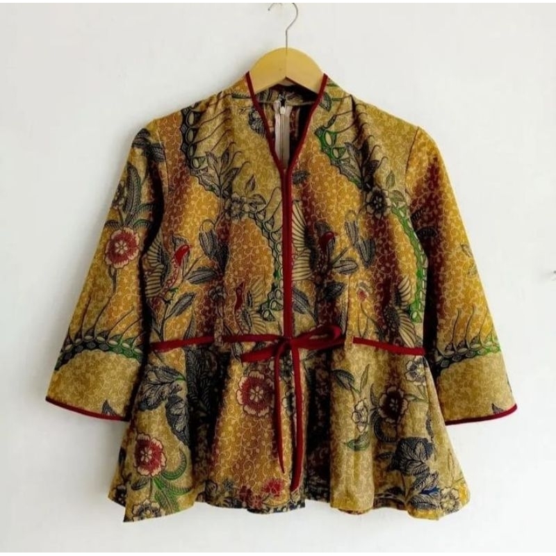 เสื ้ อเบลาส ์ Juwita Sogan Batik