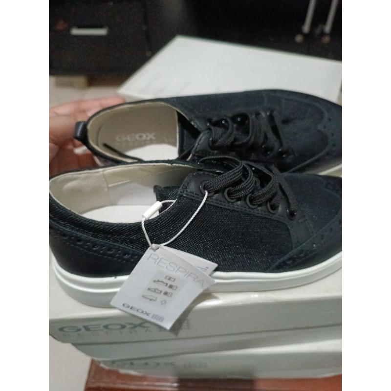Hitam Geox Casual Shoes สีดํา ไซส์ 35 All Black New