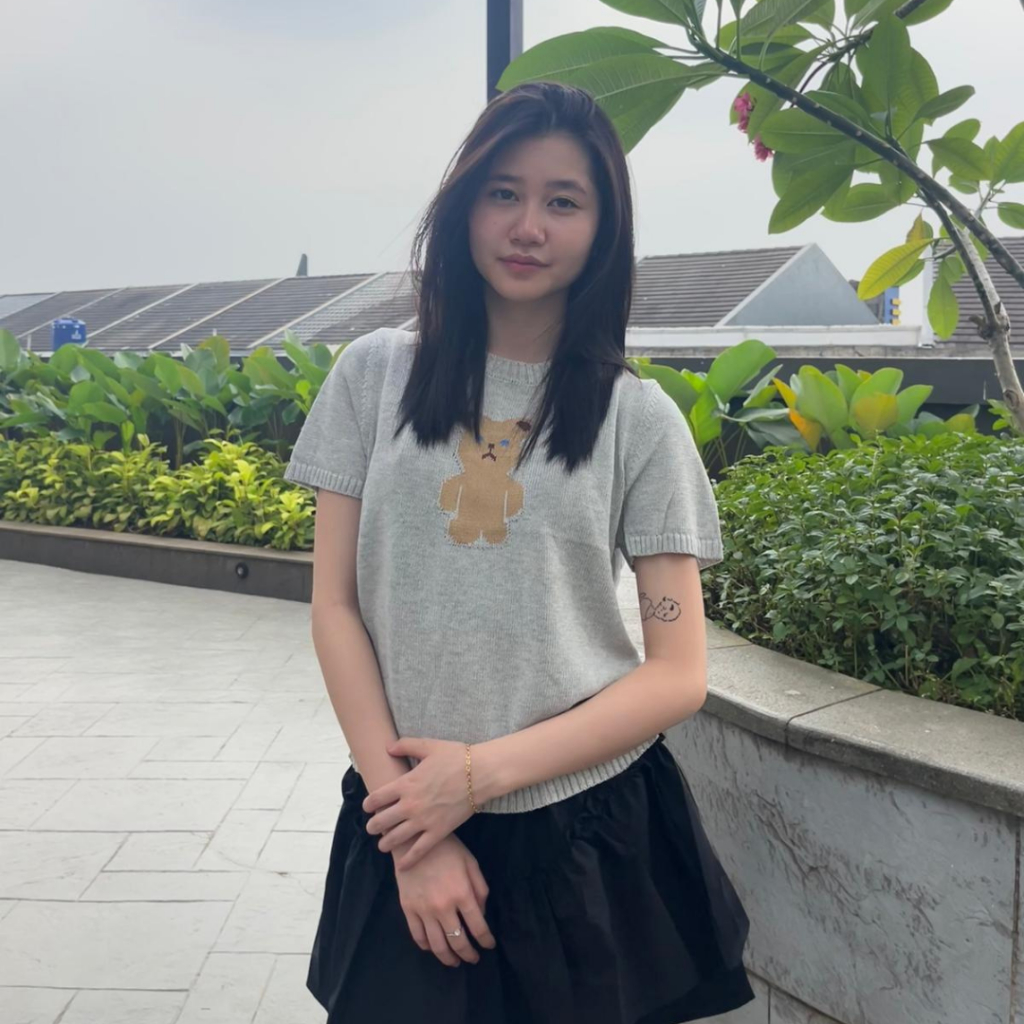 ONE-K Blouse Knit Teddy Bear Knit Tee (A199)