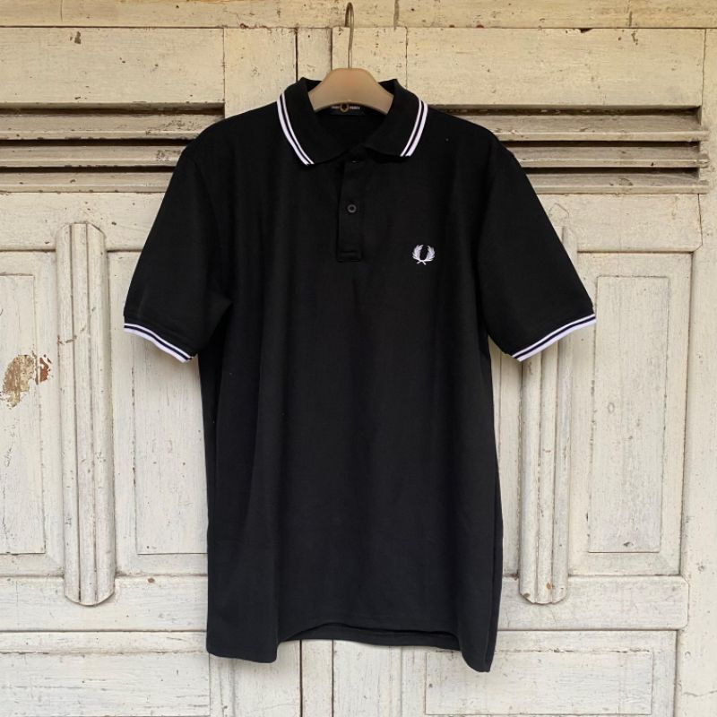 เสื้อยืด Twin Tapped Fred Perry มือสอง