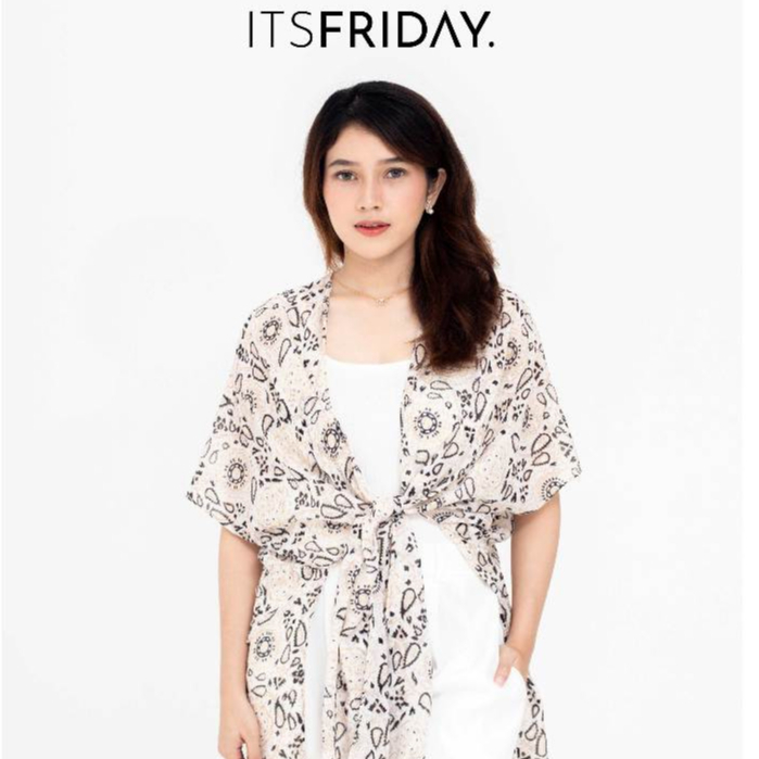 ITSFRIDAY AZMI IN CREAM Outer