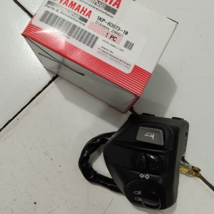 ที่ยึดสวิตช์ซ้าย Yamaha Mio J, Soul GT 115, Xeon RC GT 125, Mio M3 1KP-H3973-10