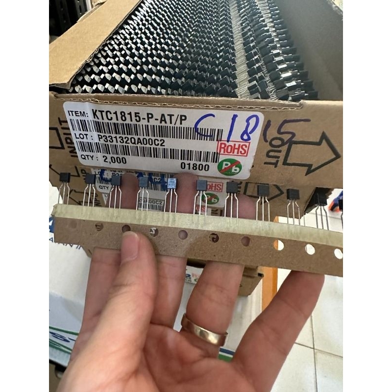 ทรานซิสเตอร์ C 1815 Knew C1815 Knew Knew PER 20 ชิ้น