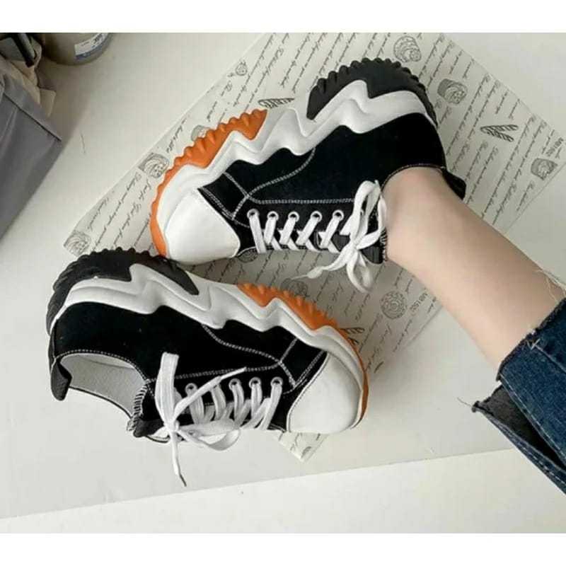 ผู้หญิง & 39;S รองเท้าผ้าใบ SEMI BOTS INSOLES LIMITED EDITIONS TREND WOMEN & 39;S รองเท้าลําลอง