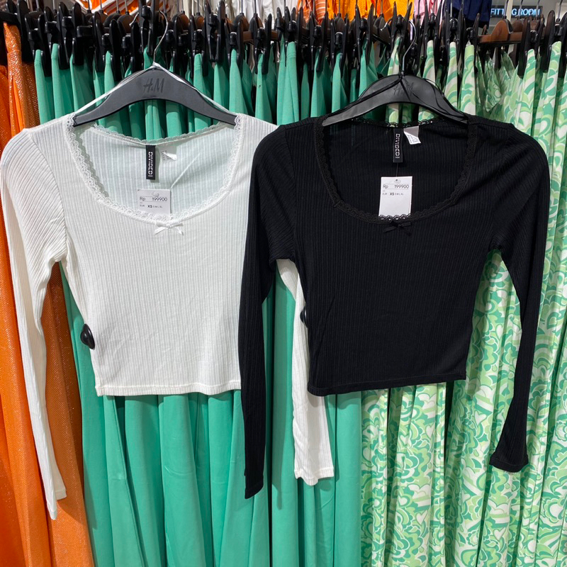 H&M ชม.&ม.&M Original Store เสื้อยืดยาง
