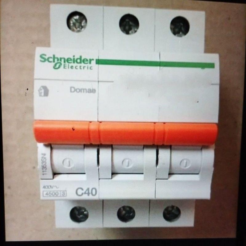 MCB DOMAE SCHNEIDER 3 PHASE 40A