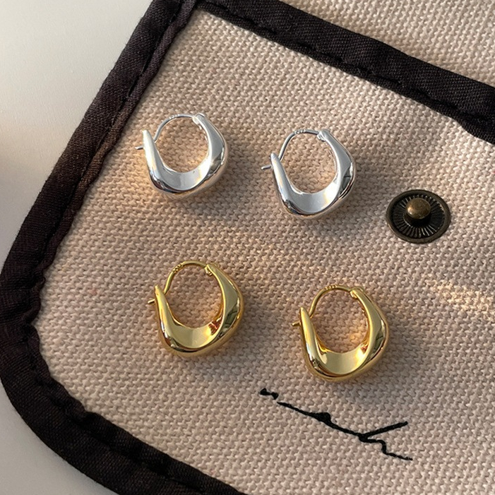 "MAHRA" ต่างหู Moebius สไตล์เกาหลีหรูหรา