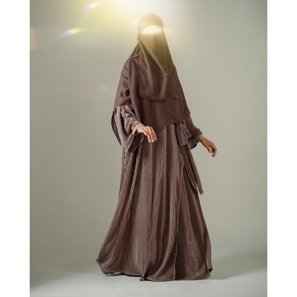 Taffy Ribbon Pleats Outer