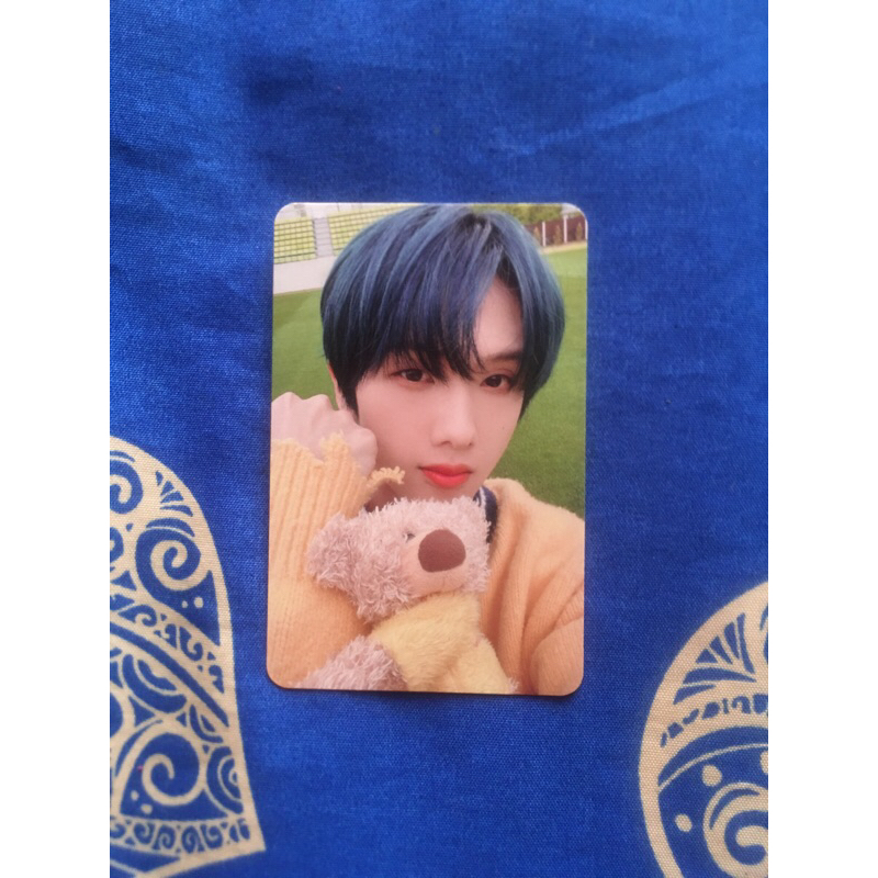 ตู้จําหน่ายสินค้า pc jisung istj / pc jisung Doll