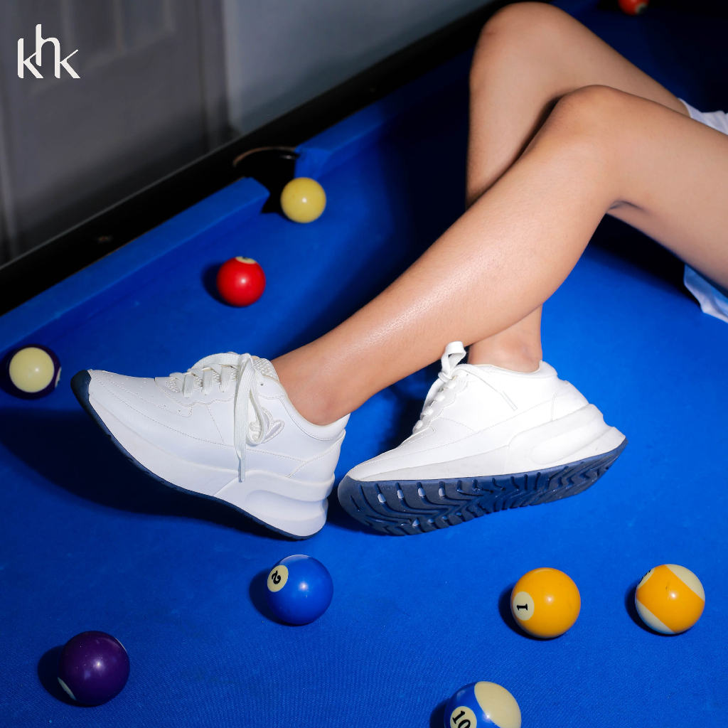 Khk by Khakikakikaku Thea รองเท้าผ้าใบสีขาว