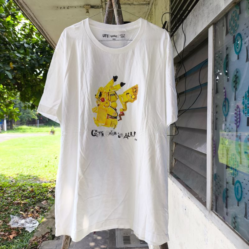 เสื้อยืด Uniqlo UT X Pokemon Artist Magma สีขาว