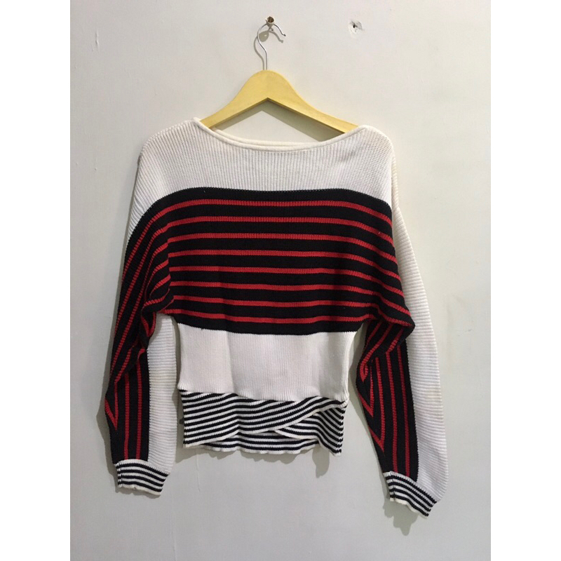 Berrybenka Sweater แถบขาวแดงดํา