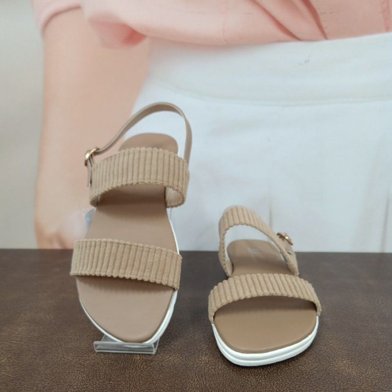 JJ รองเท้าแตะผู้หญิง DATE 15 CREAM