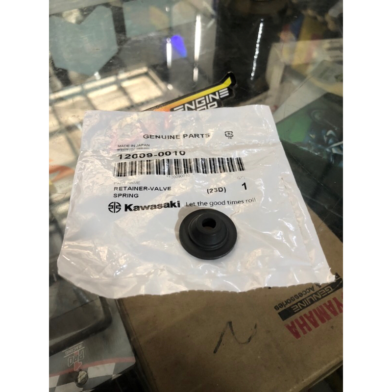 รีเทนเนอร์-วาล์ว SPRING RETAINER TITANIUM KAWASAKI NINJA STEM 4,5mm ORIGINAL KAWASAKI 12009-0010