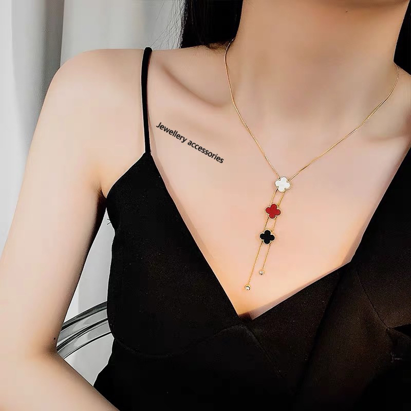 สร้อยคอทองคําโคลเวอร์ไทเทเนียมป้องกันสนิมเกาหลีหรูหราสไตล์แฟชั่น 607