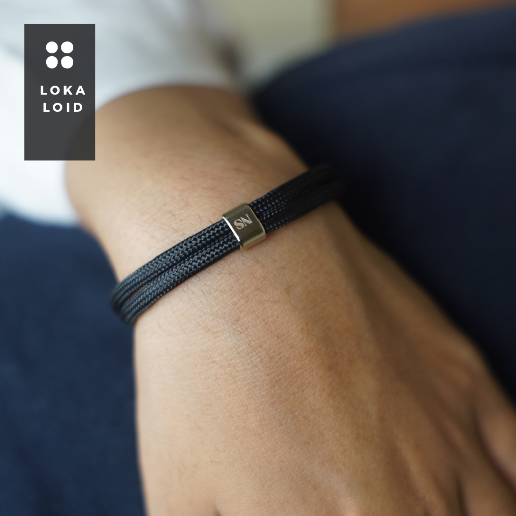 สร้อยข้อมือคู่ลําลองที่กําหนดเองเริ่มต้น Simple Minimalist Black Friendship Plate Bracelet โดย Lokaloid