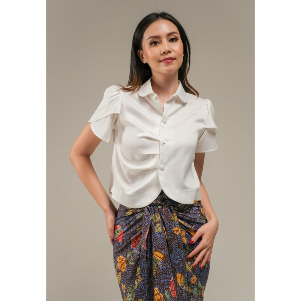 Kemeja Kichi Batik Maeva Satin Shirt