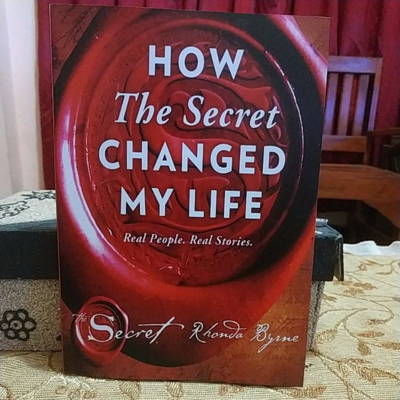 หนังสือ (ภาษาอังกฤษ) How The Secret Changed My Life Real People. เรื่องจริง ๆ (Rhonda Byrne)