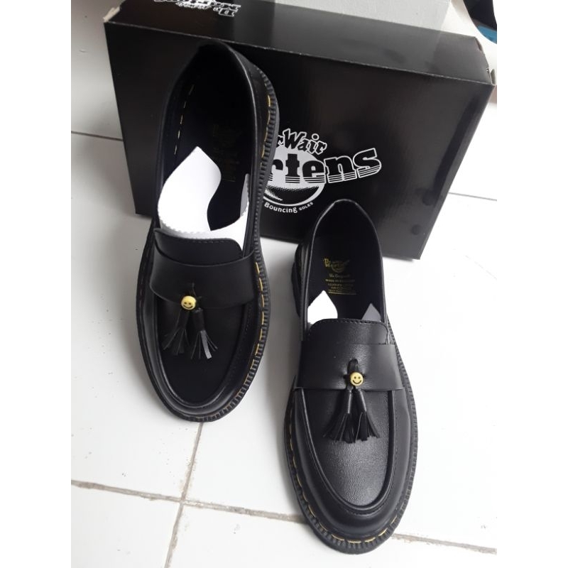 DR MARTENS MENS LOAFERS FENNY SMILE BLACK ฟรีกล่อง#SEPATU DOCMART SMILE MENS LOAFER FULL BLACK FREE 