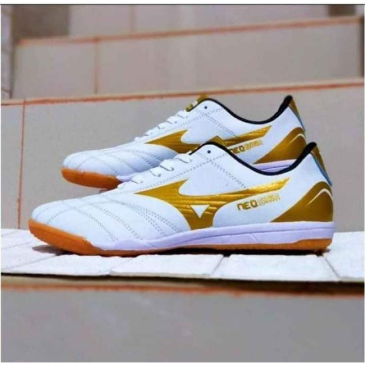รองเท้าฟุตซอลที่ขายดีที่สุดใหม่ล่าสุด mizuno PUTIIH GOLD คุณภาพโรงงาน