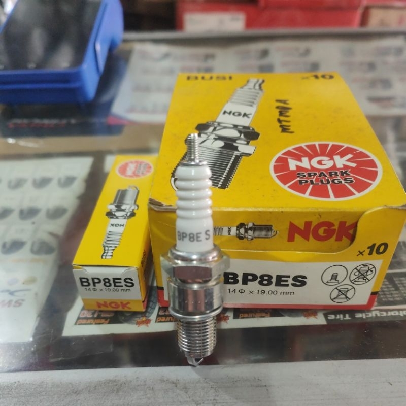 หัวเทียน Ngk bp8es**