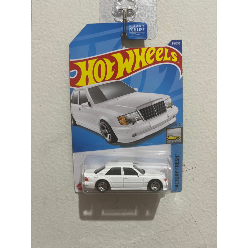 Hot Wheels Mercedes-Benz 500 E Dollar General Exclusive