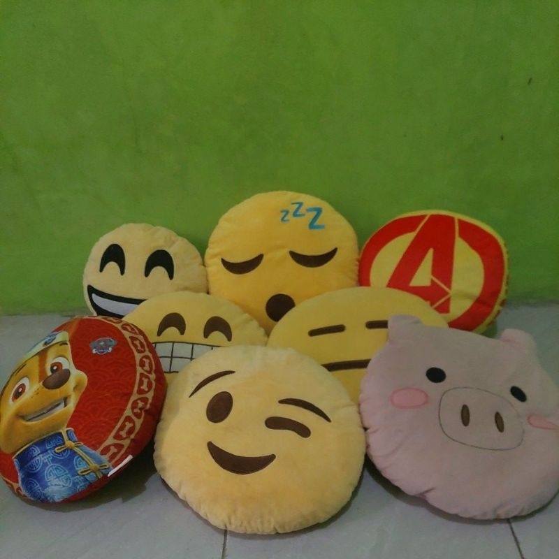 EMOTICON ROUND PILLOW