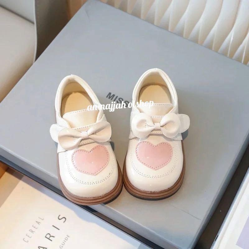 รองเท้าแตะแฟชั่นสาวอินเทรนด์ 1-3 ปี ILOVEU motif -รองเท้าโลฟเฟอร์เด็กผู้หญิง