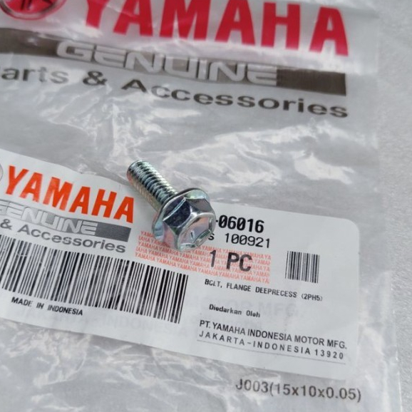 สลักเกลียวบังโคลนหน้า, Yamaha RX King สลักเกลียวกุญแจจุดระเบิด 95D32-06016