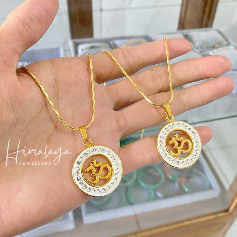 สร้อยคอสี่เหลี่ยมมิลาโนและจี้กลม Omkara Permatata รับประกัน 1 ปีวัสดุไทเทเนียมแท้ป้องกันสนิมและป้องก