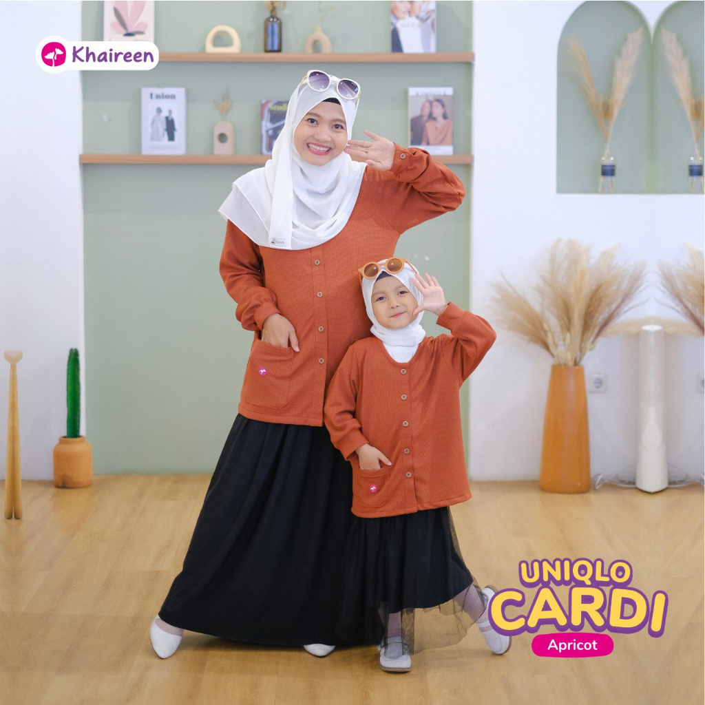 KHAIREEN Uniqlo Cardi Couple Grade B / คาร์ดิแกนคู่รัก