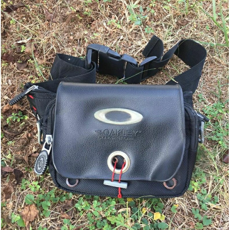 กระเป๋าคาดเอว Oakley