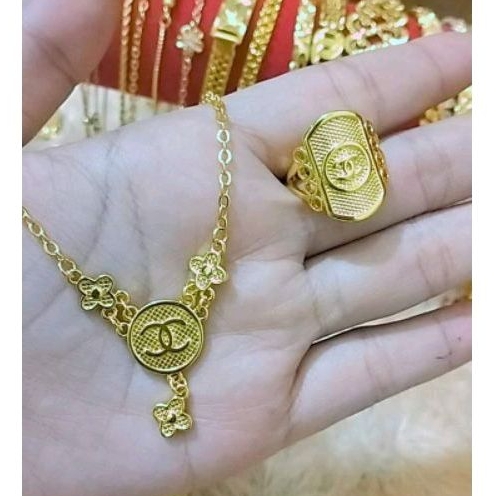 ชุดเครื่องประดับสร้อยคอและแหวน CC CNL