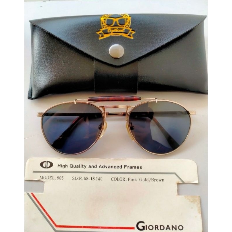 แว่นกันแดดวินเทจ Aviator 80sBrand: GIORDANO
22KGP
ขนาด : 54-20
โลโก้แบรนด์เต็มป้าย
แท็กโลโก้แบรนด์แก