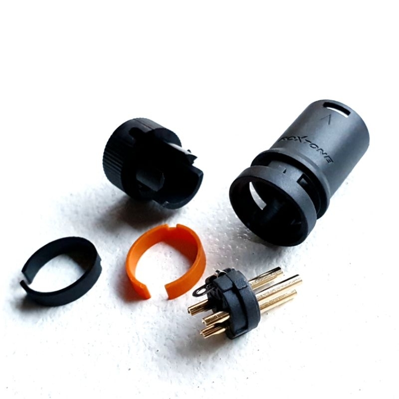 XLR สั้น (รายละเอียดต่ํา) ตัวผู้ (ตัวผู้) Roxtone LX3M