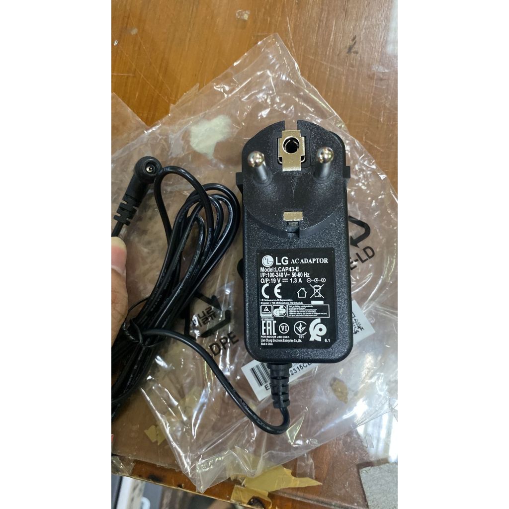 LG LED TV Monitor LG 19v 19v 1.7a ADS-18SG-19-3