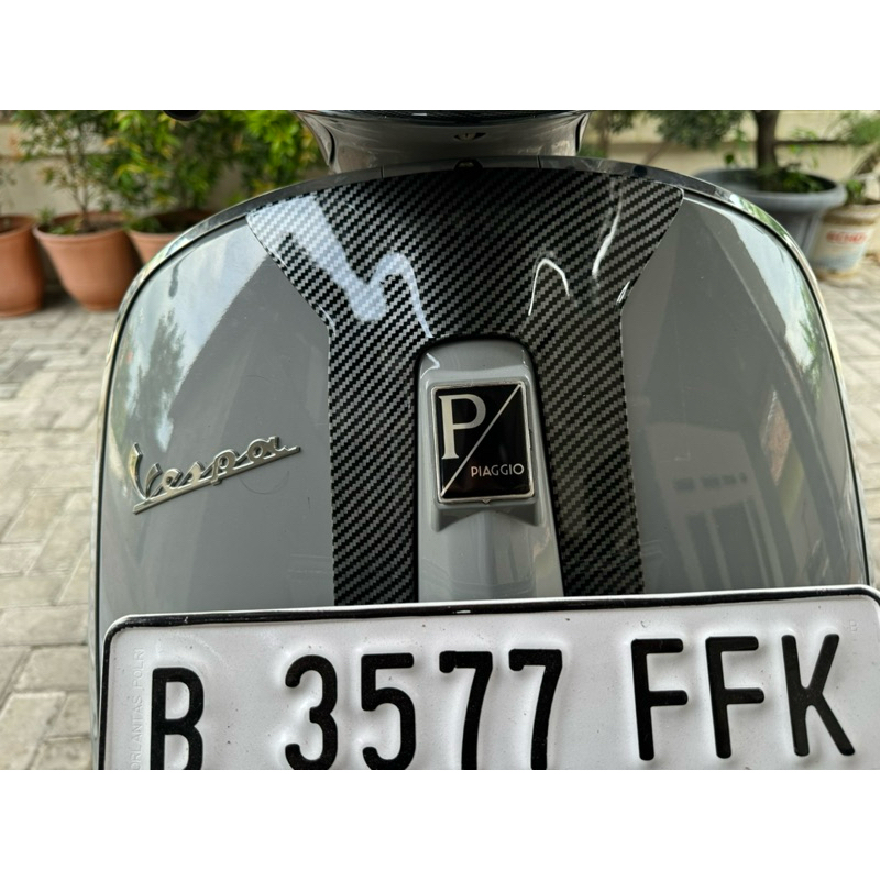 VESPA SPRINT CARBON GLOSSY TIE COVER รูปที่ 8