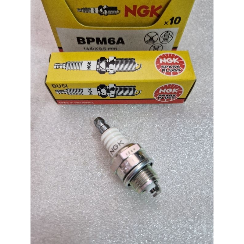 MESIN หัวเทียน Ngk ดั้งเดิมสําหรับเครื่องตัดหญ้า Bpm6A หายาก