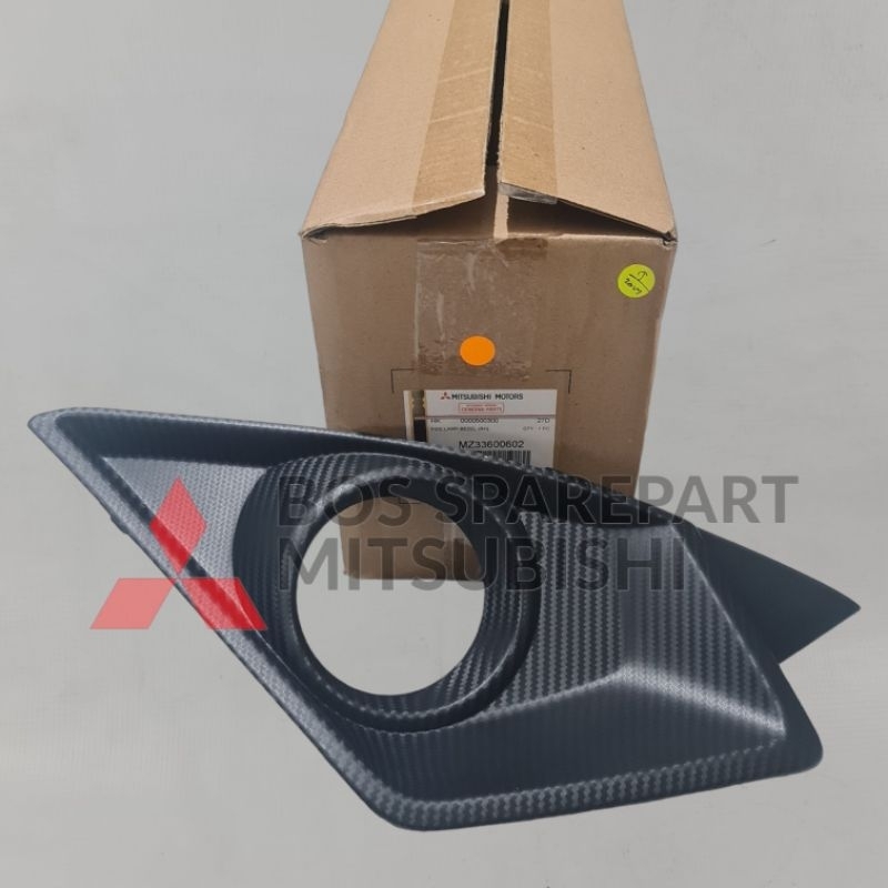 RIGHT FOGLAMP BEZEL COVER / RIGHT FOG LAMP COVER XPANDER ORIGINAL MITSUBISHI | MZ MZ MZ33600602