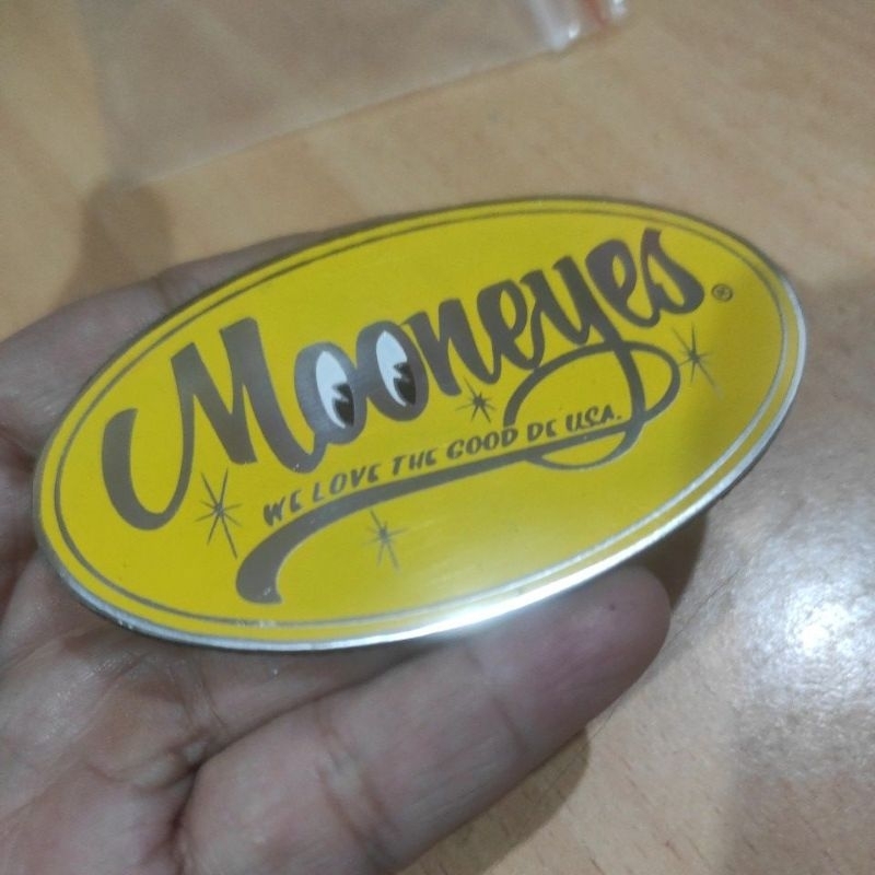 Mooneyes Badge สติ๊กเกอร์สัญลักษณ์โลหะ Cafe Racer Morris Triumph Norton Vespa Honda