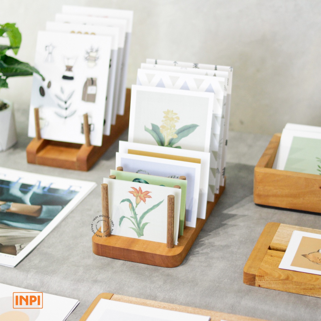 INPI HOUSE Wooden Postcard Display - โปสการ์ด โปสเตอร์ ฯลฯ ชั้นวางโชว์สินค้า-ไม้มะฮอกกานี