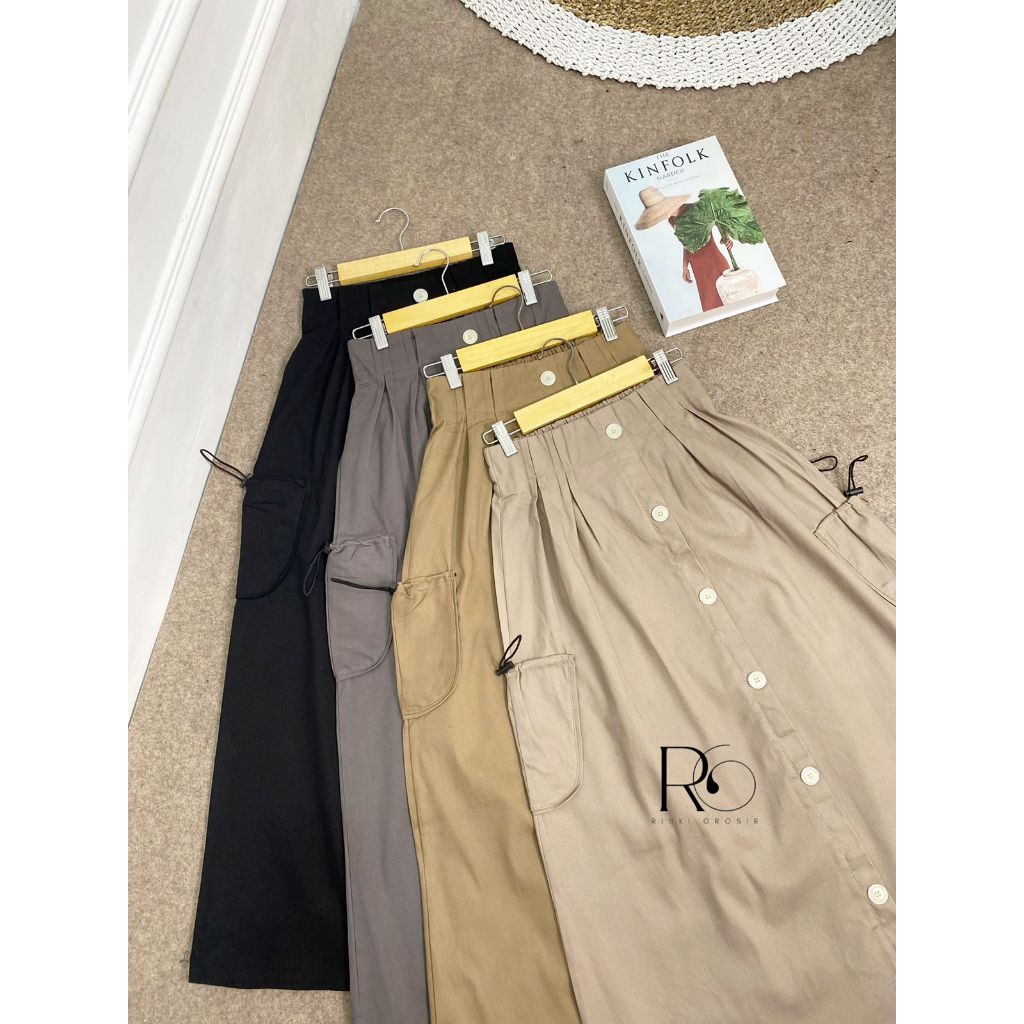 กระโปรงคาร์โก้ติดกระดุมผู้หญิง Ocha