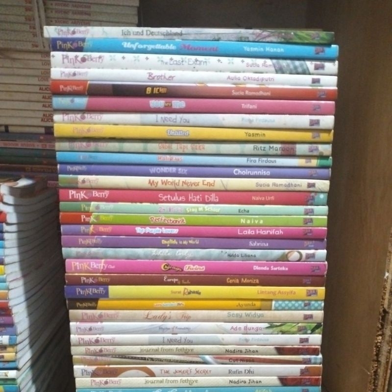 นวนิยายซีรีส์ PINK BERRY CLUB