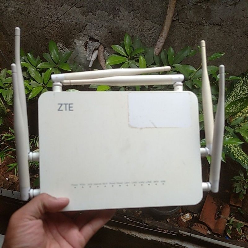ZTE ZXHN F670L เสาอากาศ Dual Band 6 พอร์ต สีฟ้า (2020)