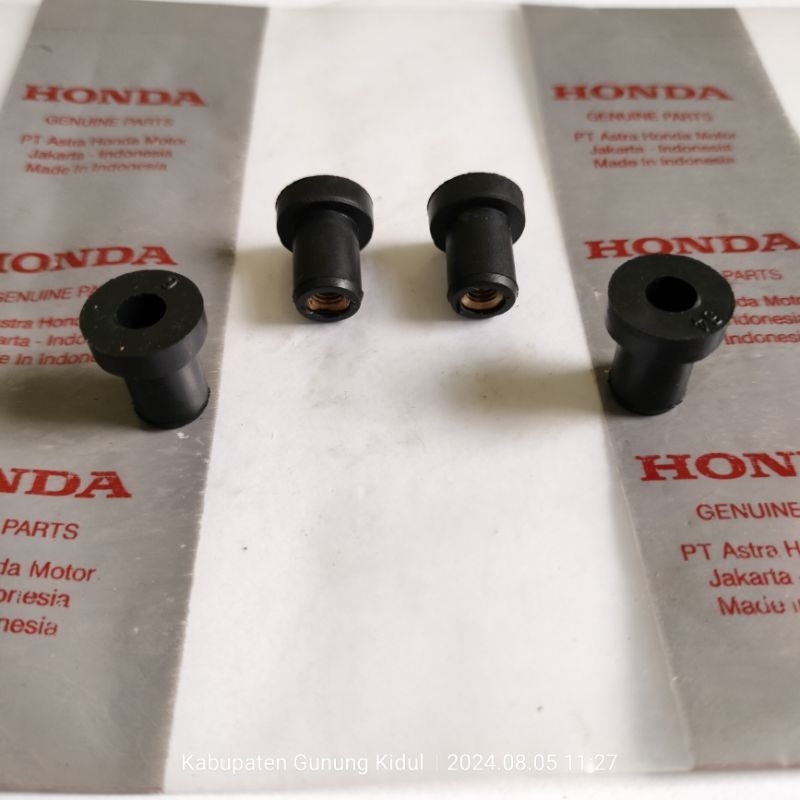 น็อตยางยึดชิลด์ปีกยางหนา (4 ชิ้น) Honda ADV 150 PCX 150 ยางหนา PCX 150 ADV 150 Original